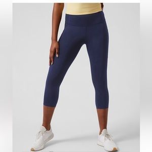 Athleta ultimate stash pocket Capri